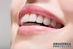 如何矫正虎牙？