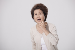 下半口牙全部掉光怎么办